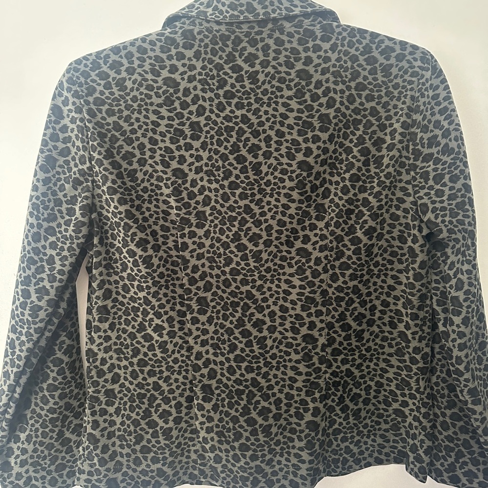 Animal Print Button-Up Long Sleeve Top - Olive Green & Black - Picture 4 of 5